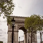 Edgar Suites Tour Eiffel - Carrières